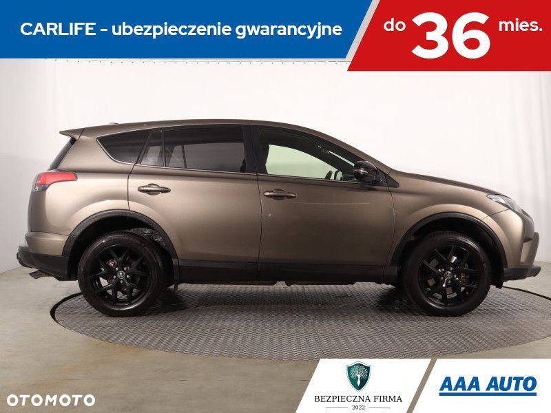 Toyota RAV4 - 8