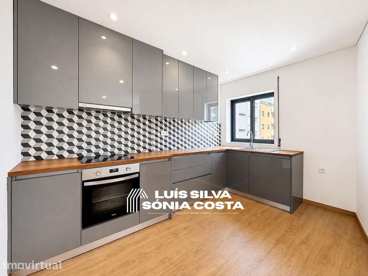 Apartamento T3 Completamente Remodelado | Elevador | Varandas |... - Grande imagem: 4/30