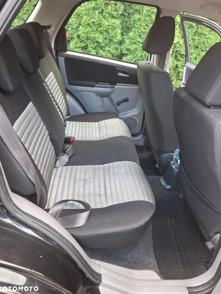 Suzuki SX4 1.5 Comfort - 2