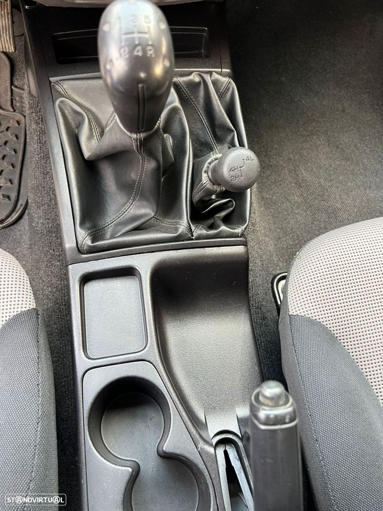 Mitsubishi L200 2.5 DI-D Club Invite ABS 3L 4WD - 8