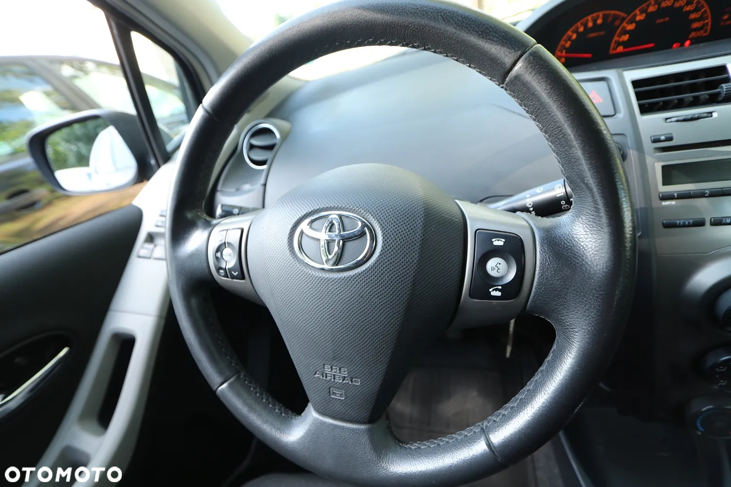 Toyota Yaris - 15