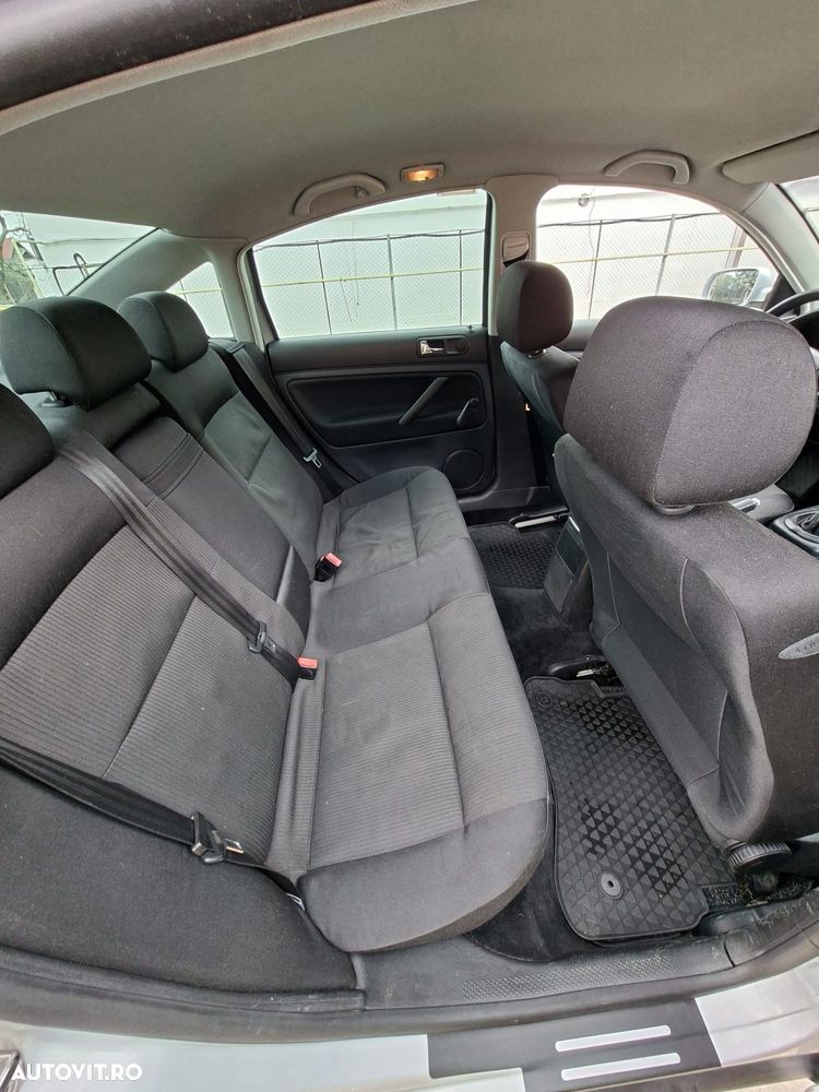 Volkswagen Passat 1.6 Family - 8