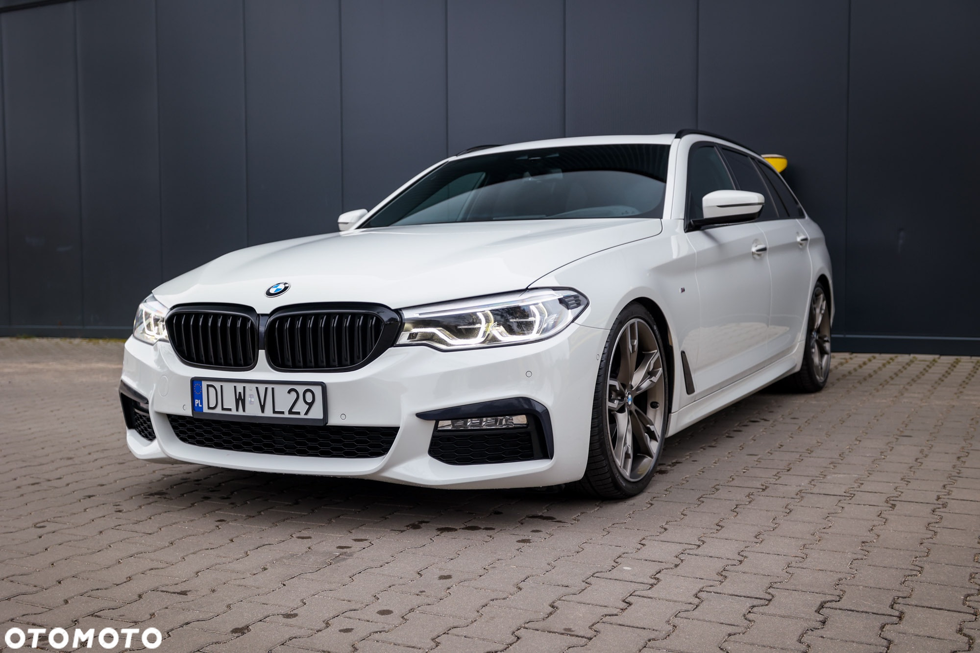 BMW Seria 5 520d Touring M Sport Edition - 6