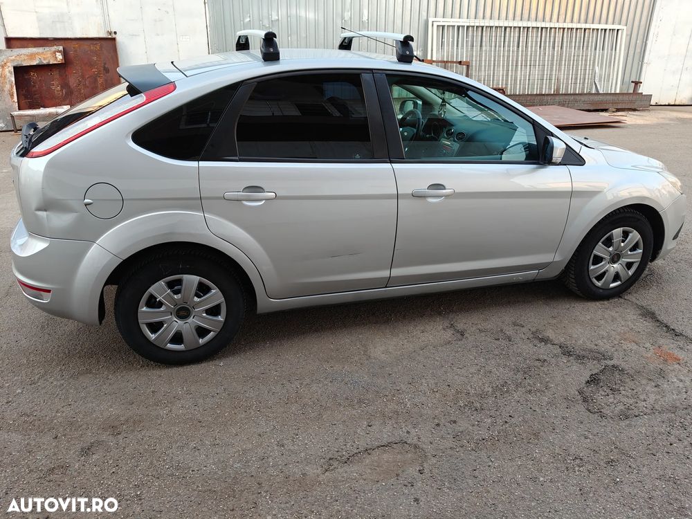 Ford Focus 1.6i Trend - 6