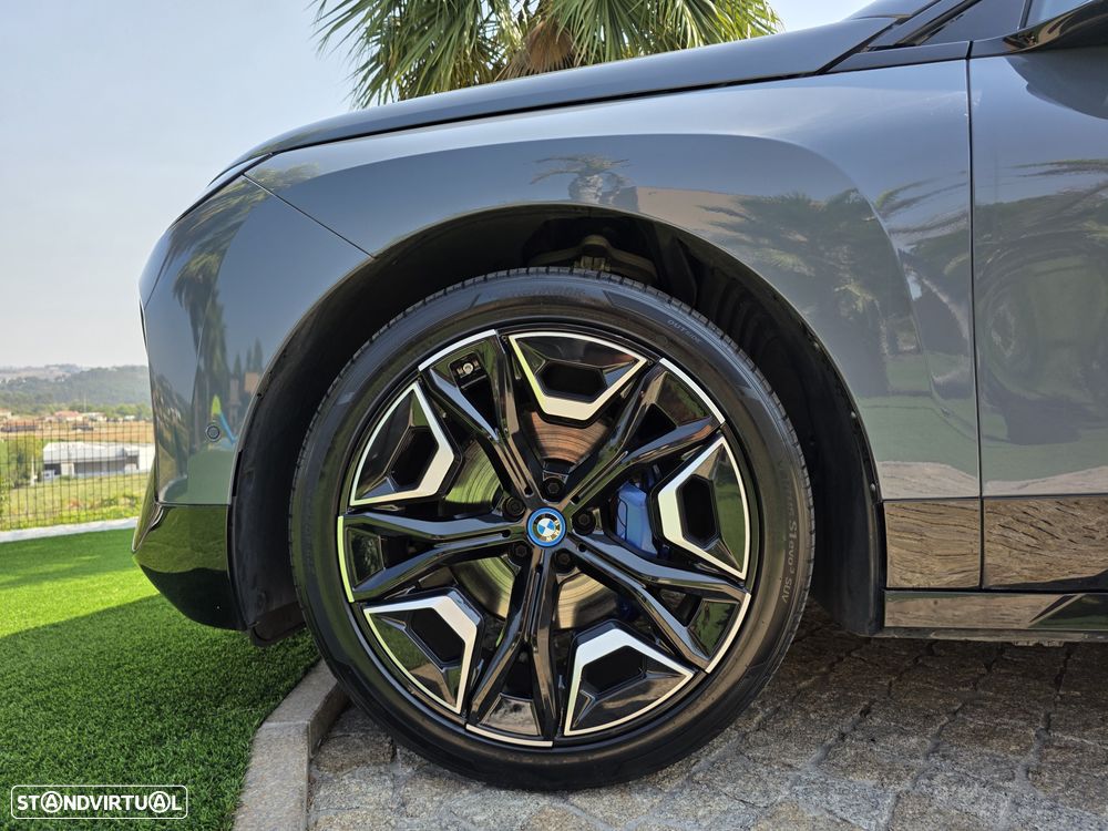 BMW iX xDrive 40 Pack Desportivo - 4