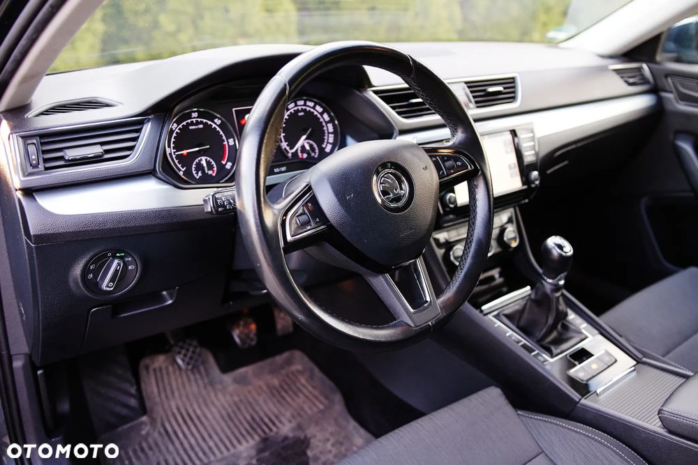 Skoda Superb 2.0 TDI 4x4 Premium Edition - 14