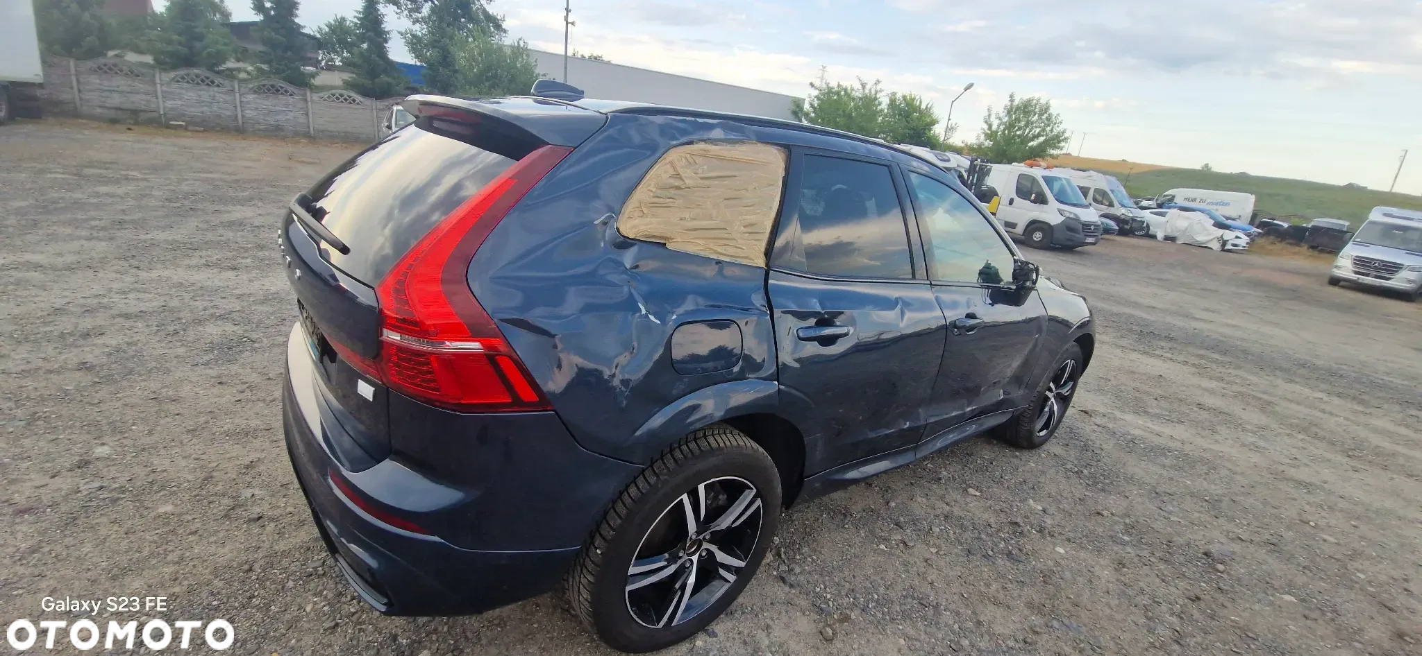 Volvo XC 60 T8 AWD Plug-in Hybrid Plus Black Edition - 3