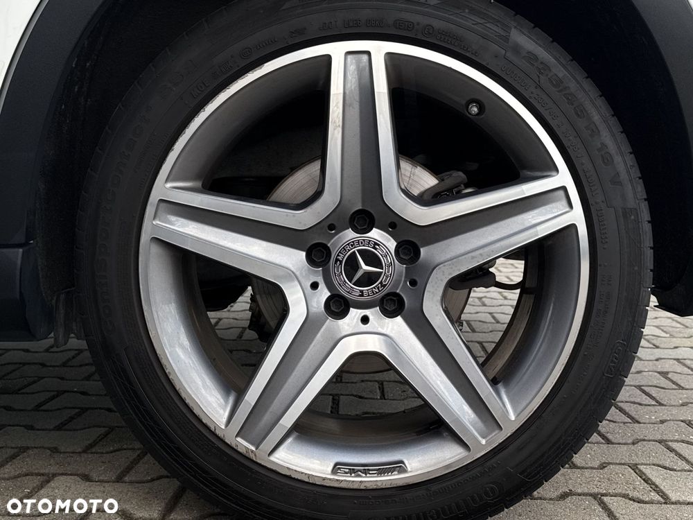 Mercedes-Benz GLA 200 7G-DCT AMG Line - 17