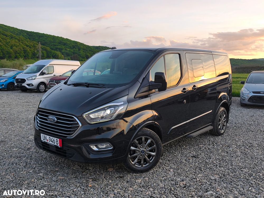 Ford Tourneo Custom - 1
