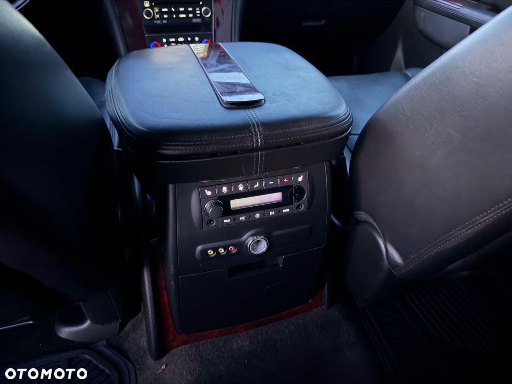 Cadillac Escalade 6.0 V8 Platinum - 29