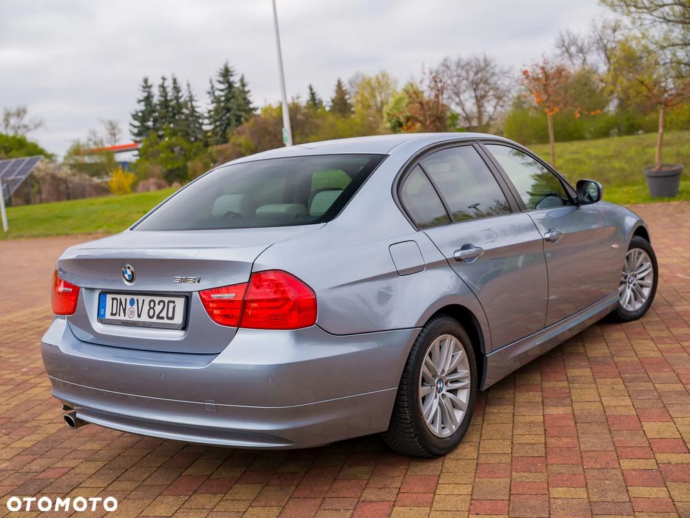 BMW Seria 3 318i Edition Exclusive - 19