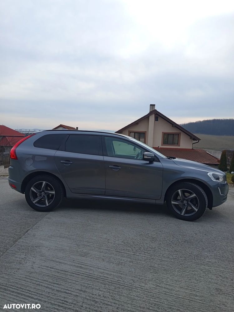 Volvo XC 60 D4 AWD Geartronic Momentum - 4