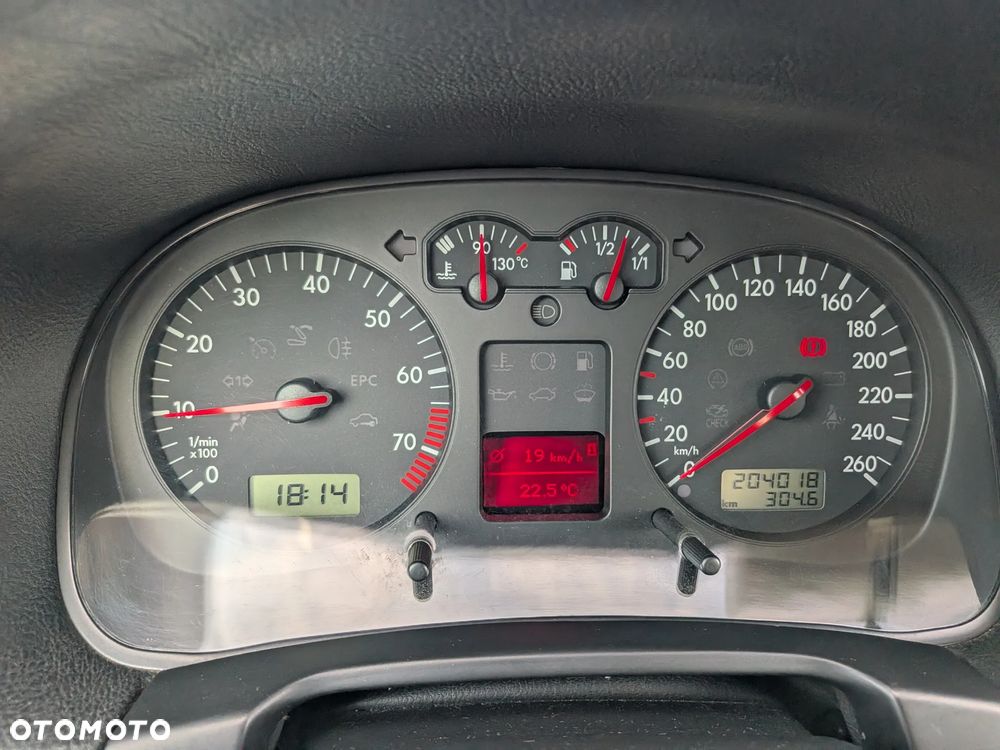 Volkswagen Golf 1.6 Highline - 16