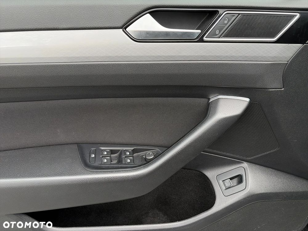 Volkswagen Passat 1.5 TSI EVO Business DSG - 12