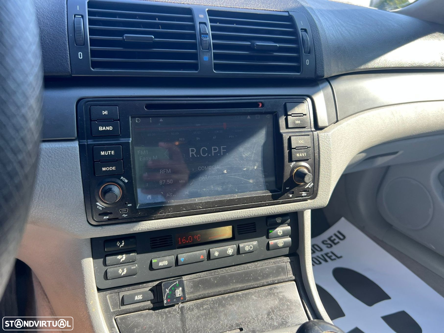 BMW 318 i Touring - 16