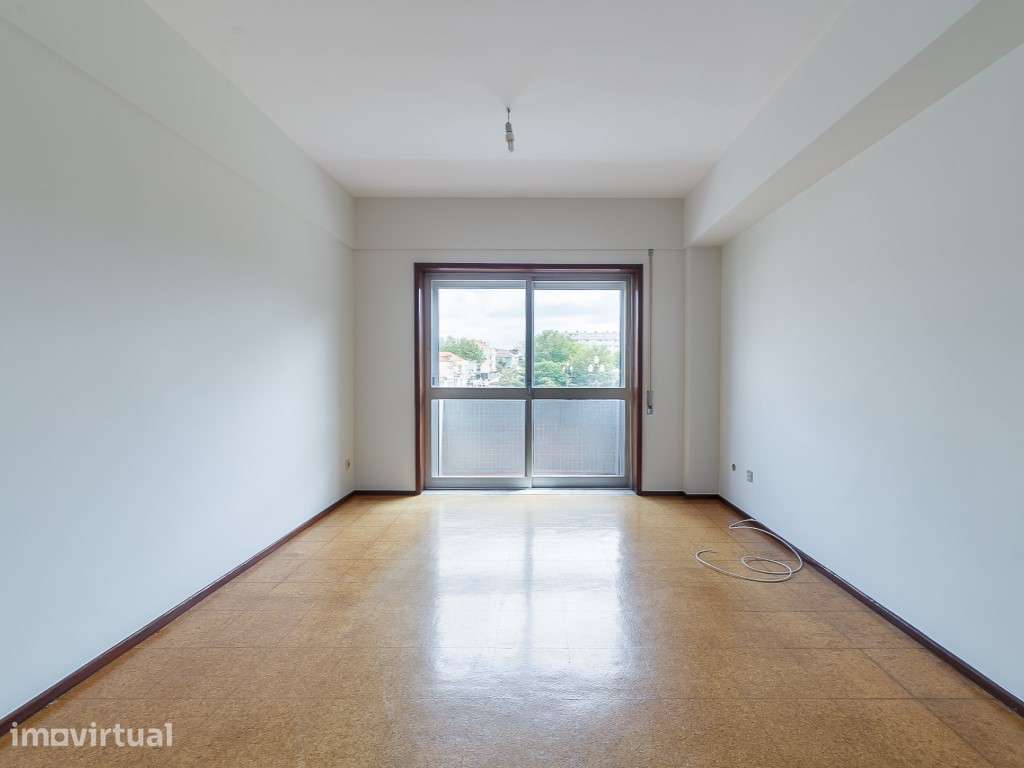 Arrendo apartamento T2 no centro de Espinho, com 2 frentes, com boa... - Grande imagem: 5/21