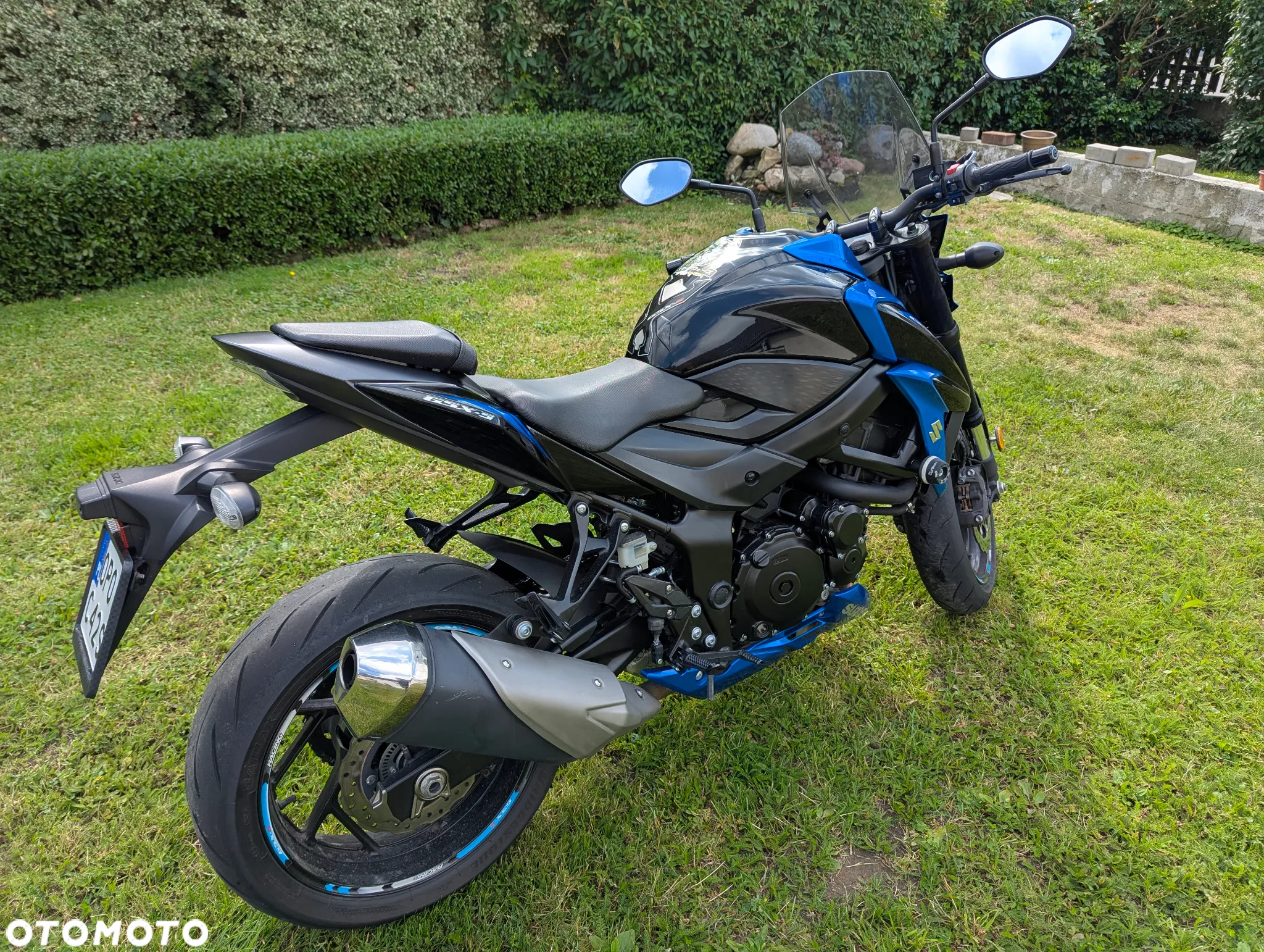Suzuki GSX - 12