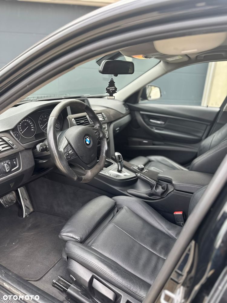 BMW Seria 3 318i M Sport - 4