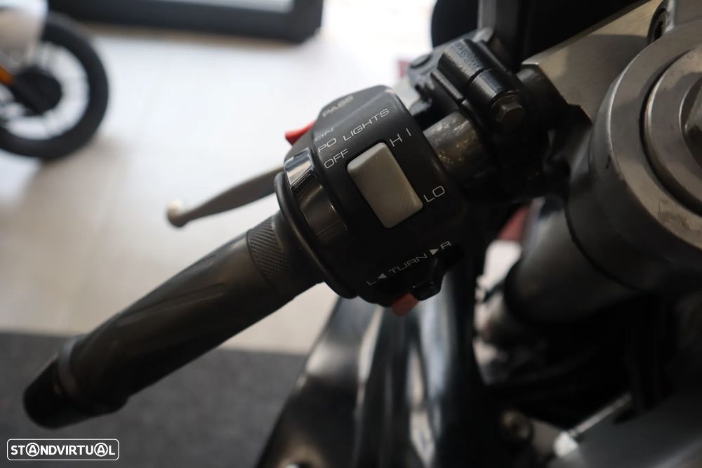 Yamaha FZR GENESIS - 9