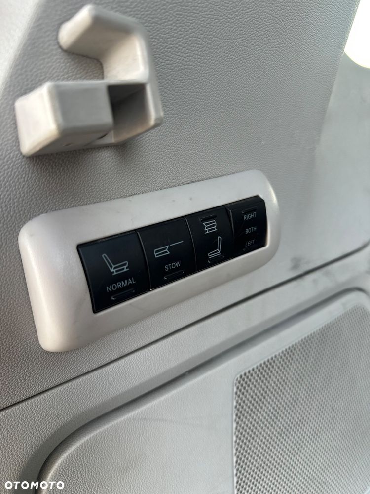 Chrysler Grand Voyager 2.8 CRD Limited - 19