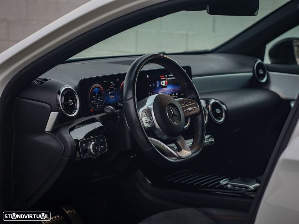Mercedes-Benz A 250 e AMG Line - 20