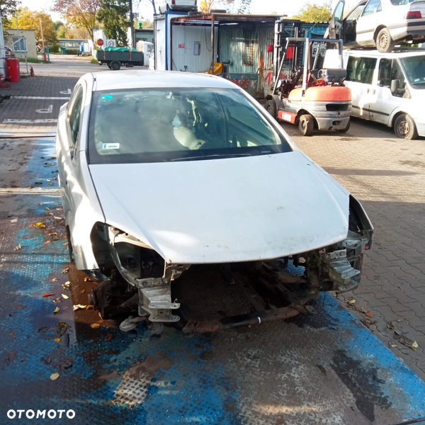 Opel Astra H na części