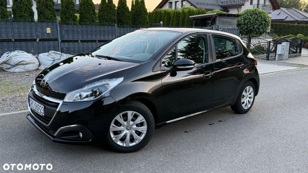 Peugeot 208 - 1
