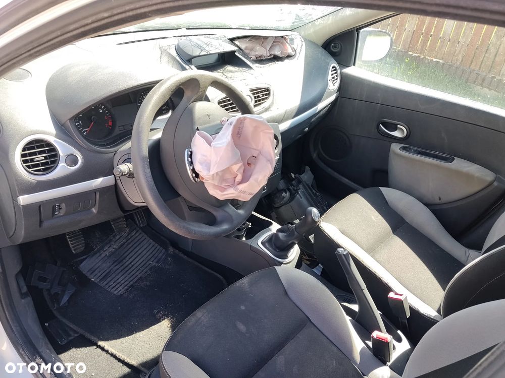 Renault Clio 1.5 dCi 75 Expression - 11