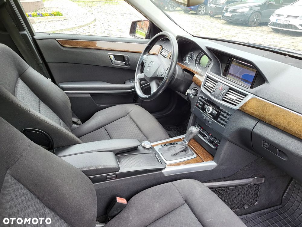 Mercedes-Benz Klasa E 220 CDI DPF BlueEFFICIENCY Automatik Elegance - 5
