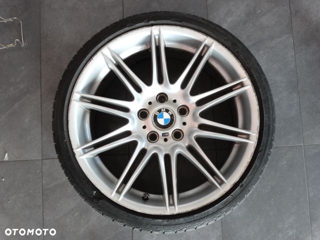 BMW Koła Styling 225 Felgi MPakiet 19 Lato 8J 9J Opony Bridgestone Potenza RE 050A  225/35R19 88Y RSC  oraz  255/30R19 91Y RSC 8037141 8037142  BMW  3 E90 E91 E92 E93 Felgi - 1