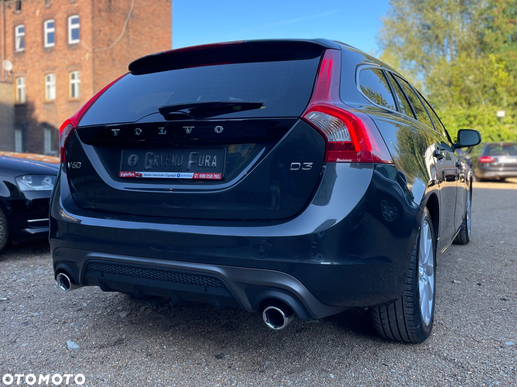 Volvo V60 D3 AWD R-Design - 9