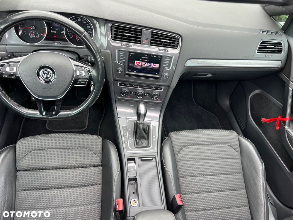 Volkswagen Golf - 28