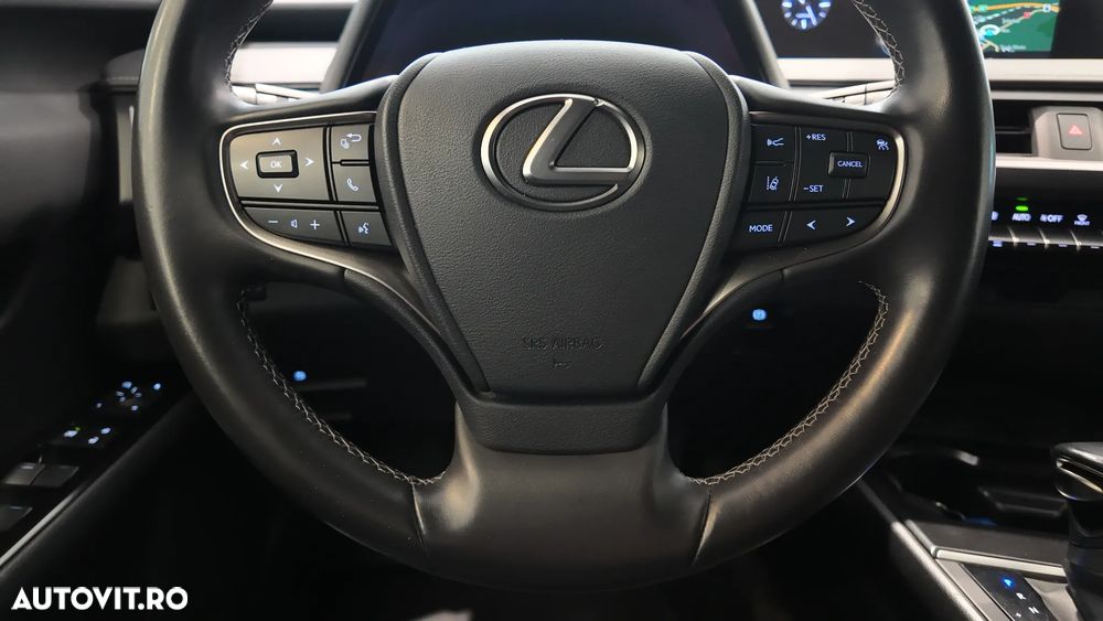 Lexus UX 250h - 19