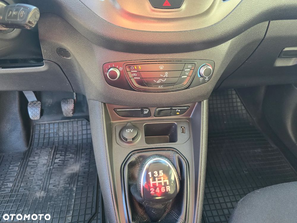 Ford Transit Courier - 15
