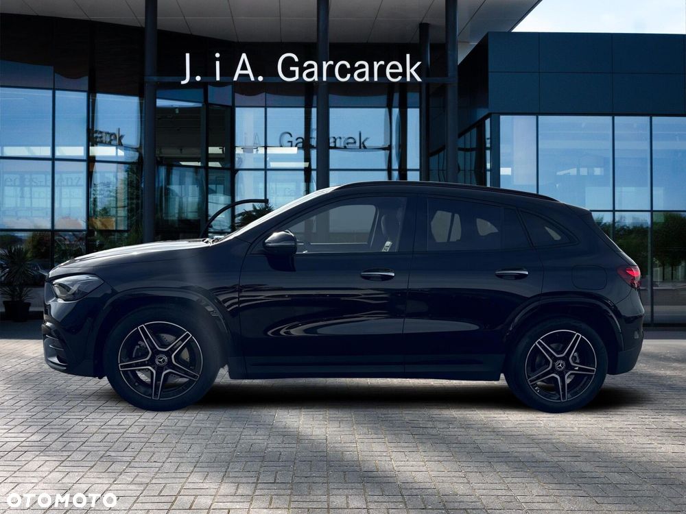 Mercedes-Benz GLA - 3