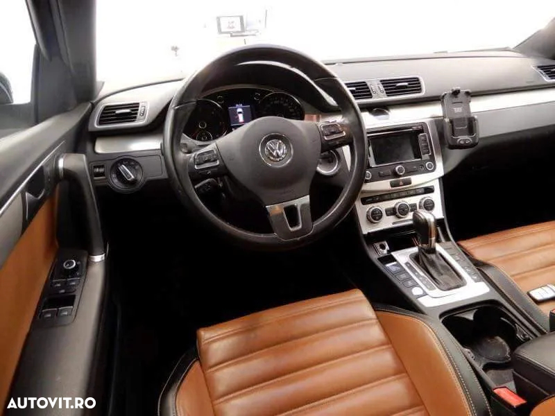 Volkswagen Passat - 8