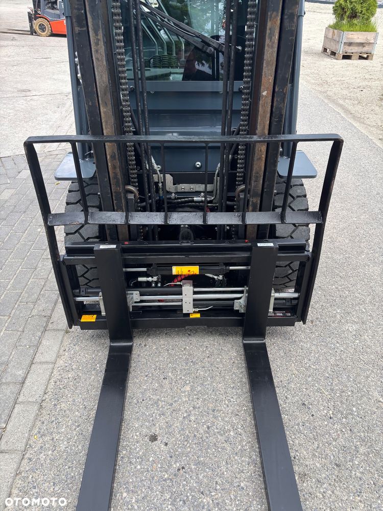 Toyota 8FGF25 diesel przesuw pozycjoner KABINA 2022r 88500netto 2022' - 7
