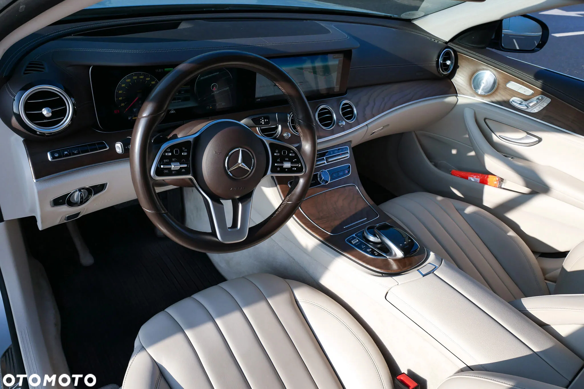 Mercedes-Benz Klasa E 300 de AMG - 14