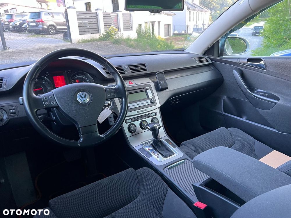 Volkswagen Passat 2.0 TDI DSG Trendline - 19