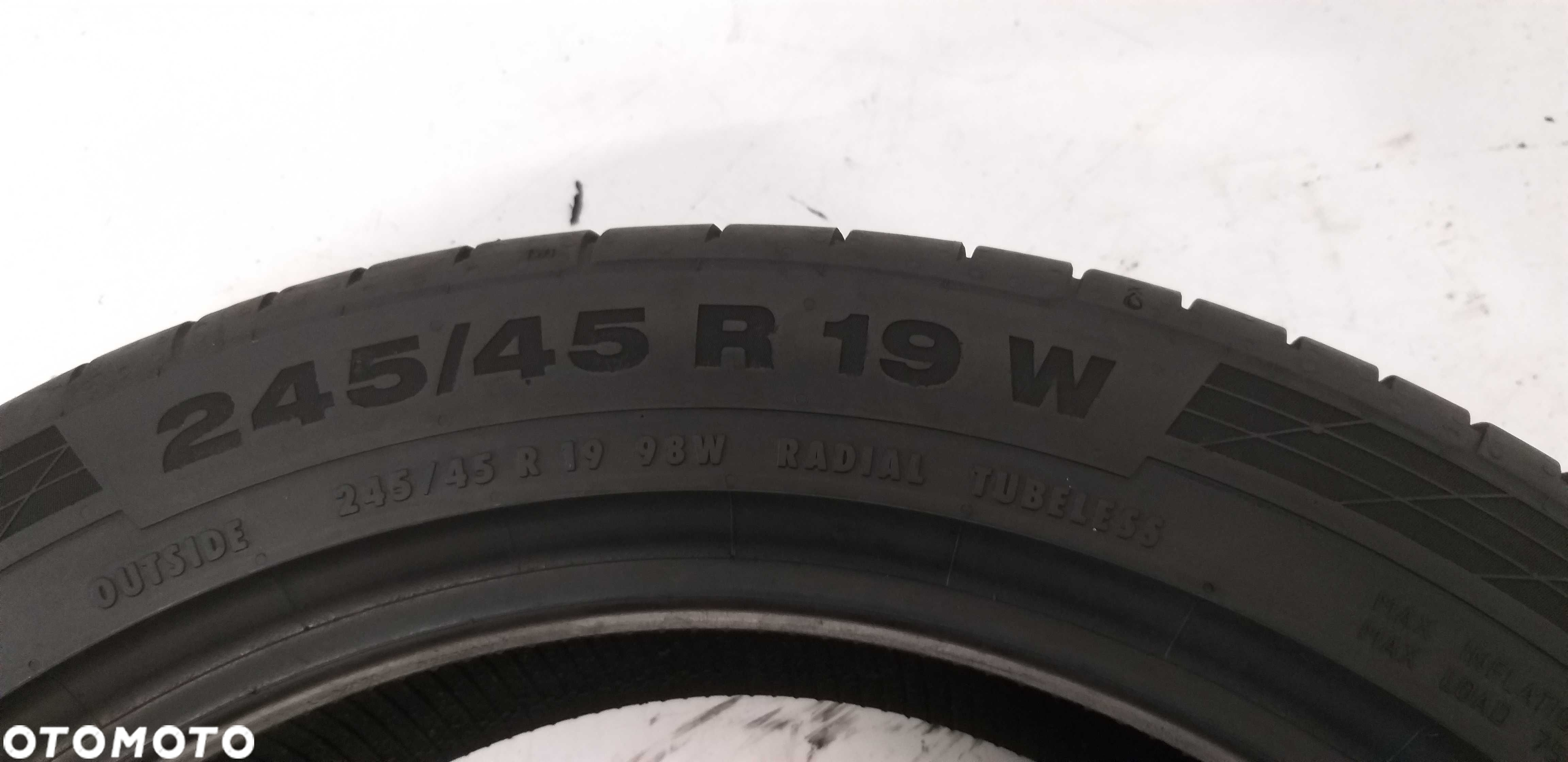 Szt 2310L Sztuka 245/45R19 98W Continental CSC5 dot.4117 - 6