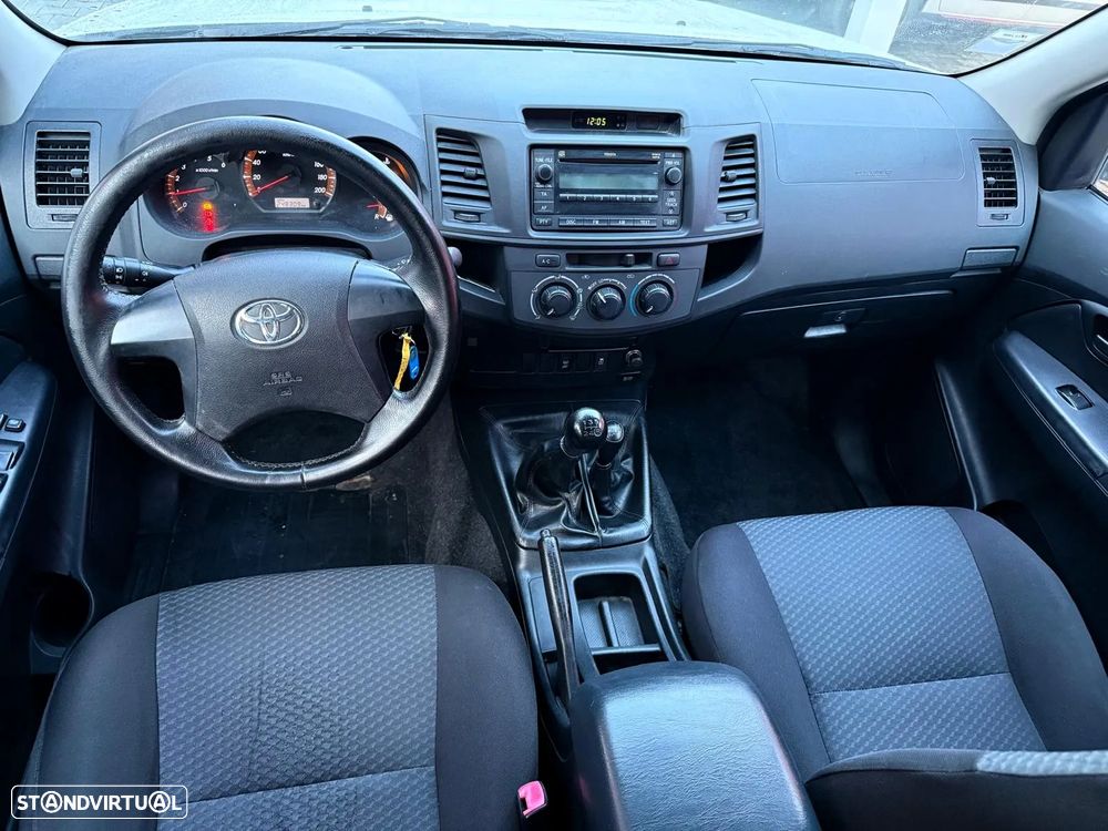 Toyota Hilux - 8