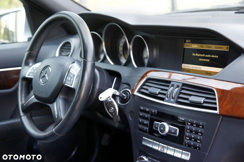 Mercedes-Benz Klasa C 180 BlueEFFICIENCY 7G-TRONIC Elegance - 9