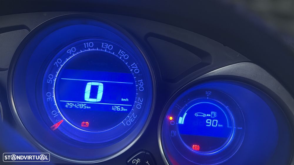 Citroën C4 1.6 e-HDi Exclusive CMP6 - 4