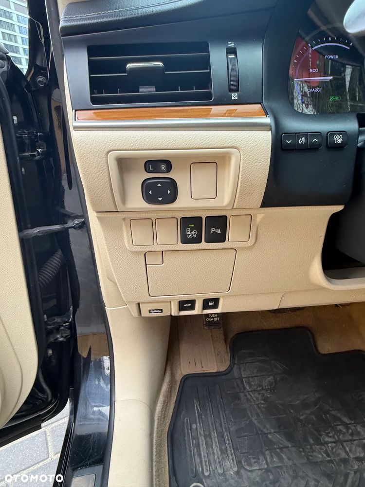 Lexus ES - 22