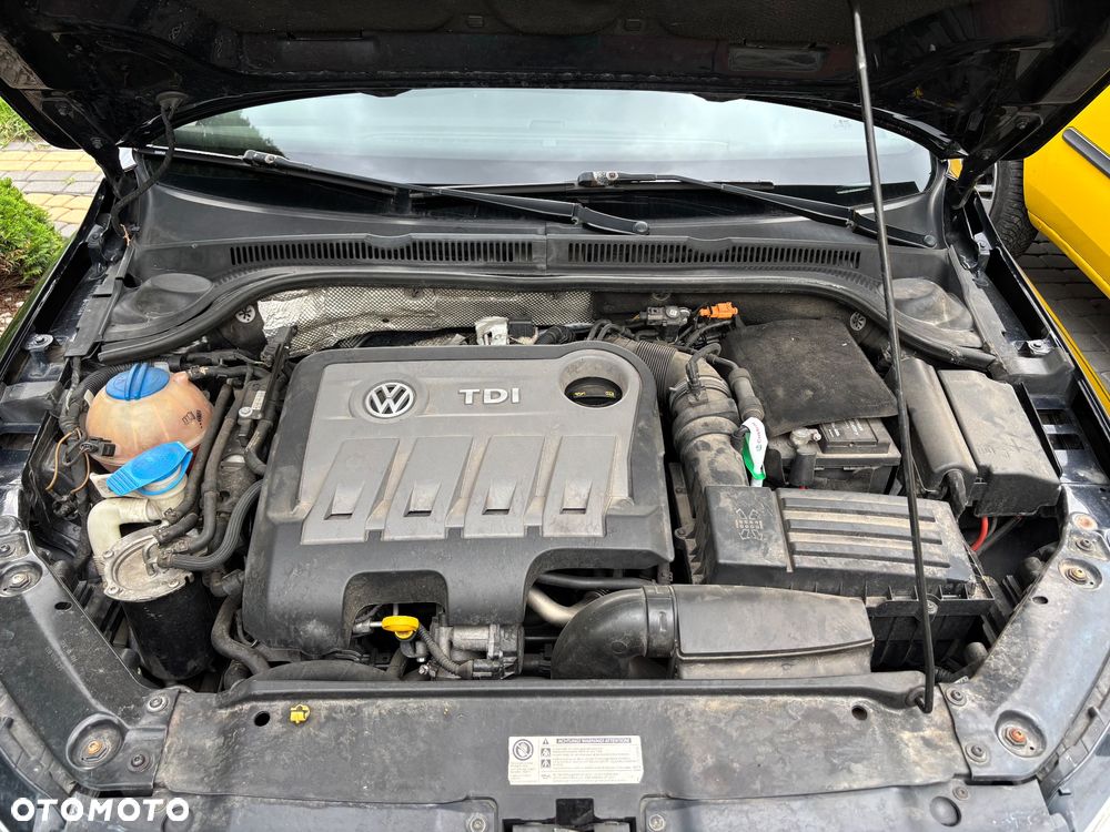 Volkswagen Jetta 2.0 TDI Comfortline - 12