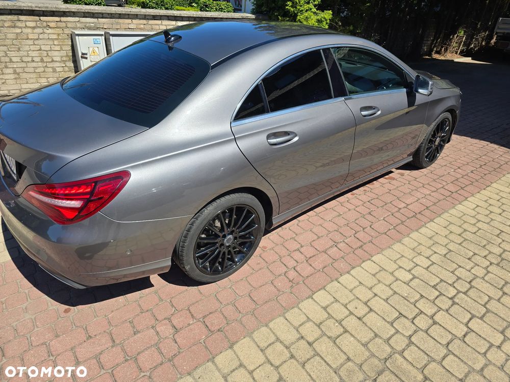 Mercedes-Benz CLA 180 UrbanStyle Edition - 4