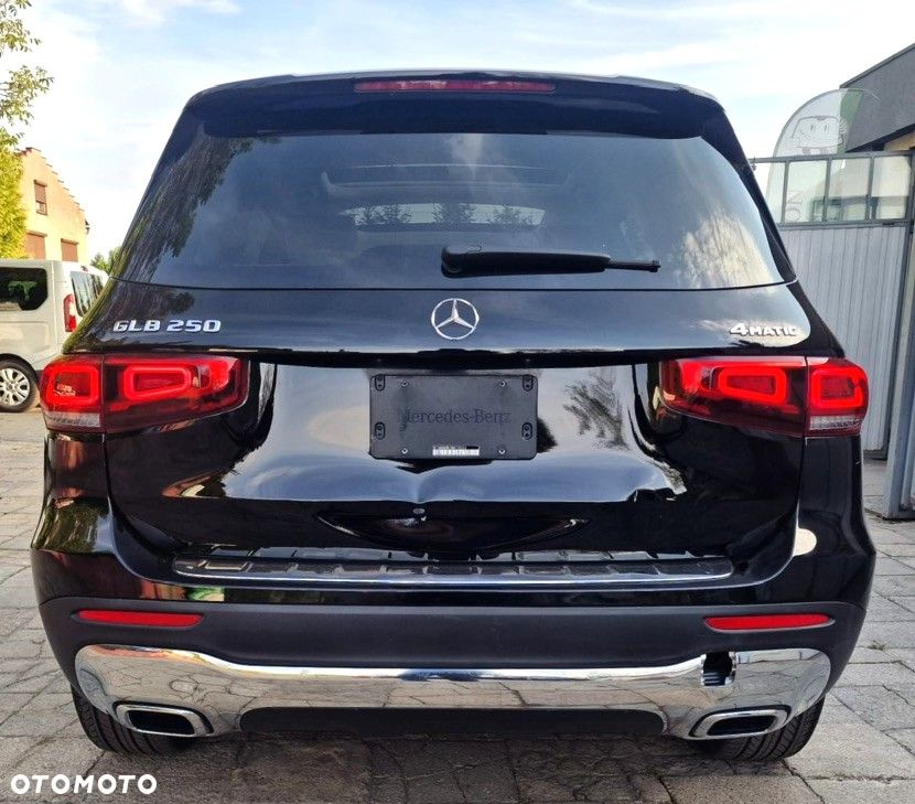 Mercedes-Benz GLB 250 4Matic 8G-DCT Progressive - 4