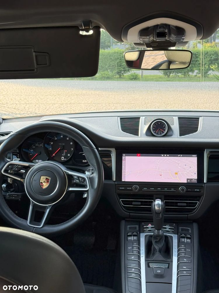 Porsche Macan Standard - 18