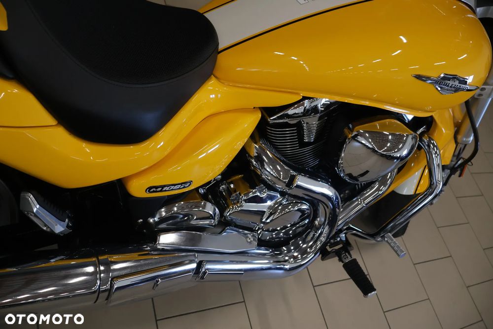 Suzuki Intruder - 23