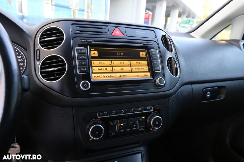 Volkswagen Golf 2.0 TDI Trendline DSG - 11